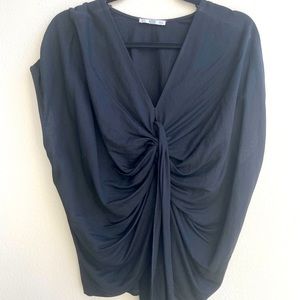 Tshirt blouse with front twist